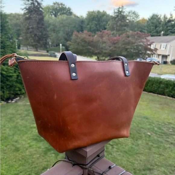 Portland Leather Tote Bag Zipper Close - Picture 2 of 6